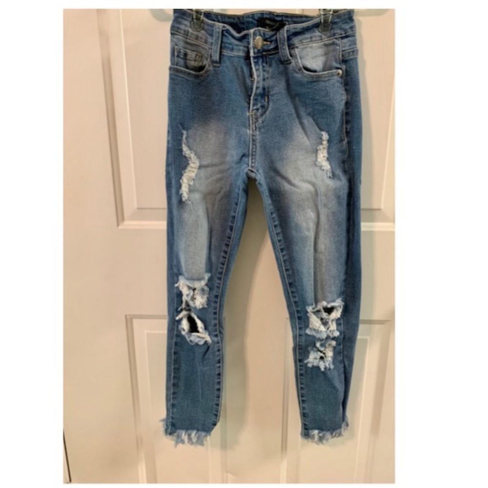 Cropped ripped jeans